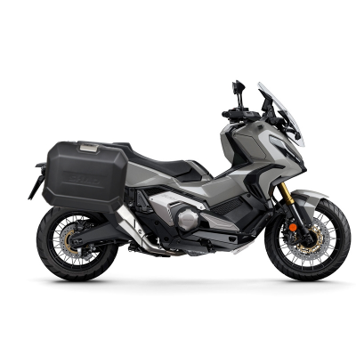Kompletná sada bočných čiernych hliníkových kufrov SHAD TERRA BLACK , 47/47 litrov bočné kufre, vrátane montážnej sady SHAD HONDA X-ADV 750